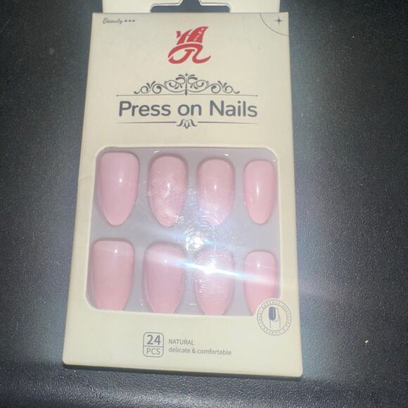 Pretty Woman Press on Nails Matte Baby Pink Fake Nails - Picture 4 of 4